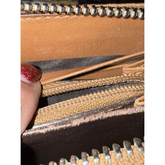 Gucci Beige Brown Logo Zip-Around Wallet - Picture 12 of 12